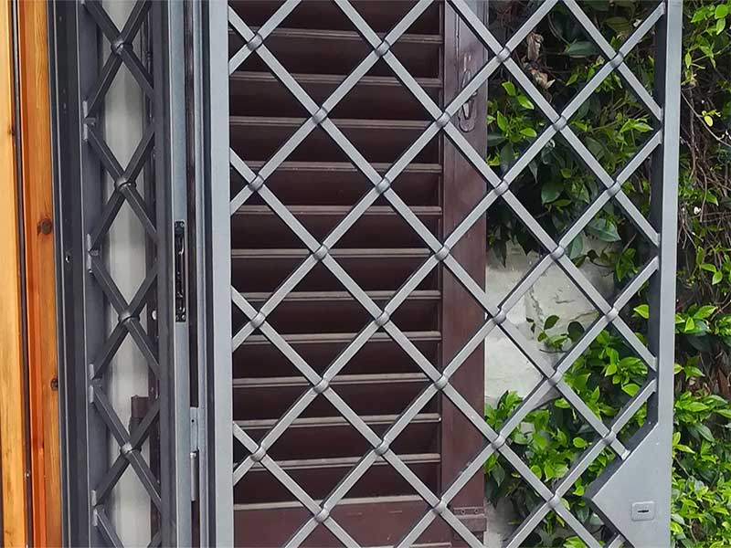 Inferriate e grate a Novoli - Firenze